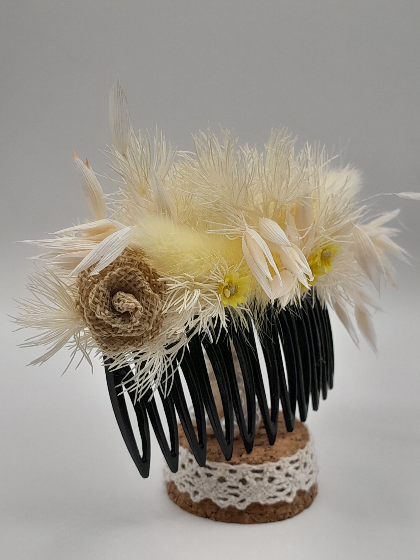 peigne cheveux jaune pale